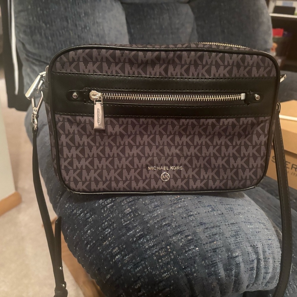 Excellent condition black Michael Kors Crossbody Purse